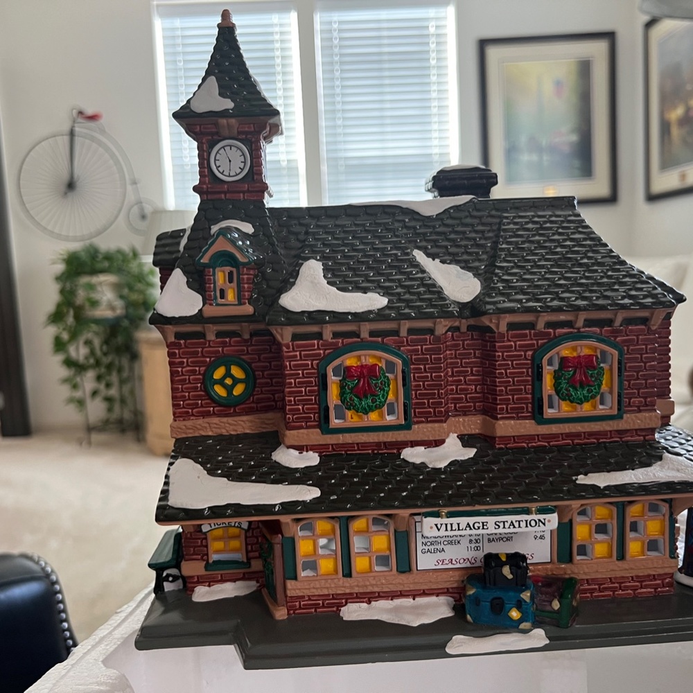 Department 56 The Original Snow Village Train VILLAGE STATION